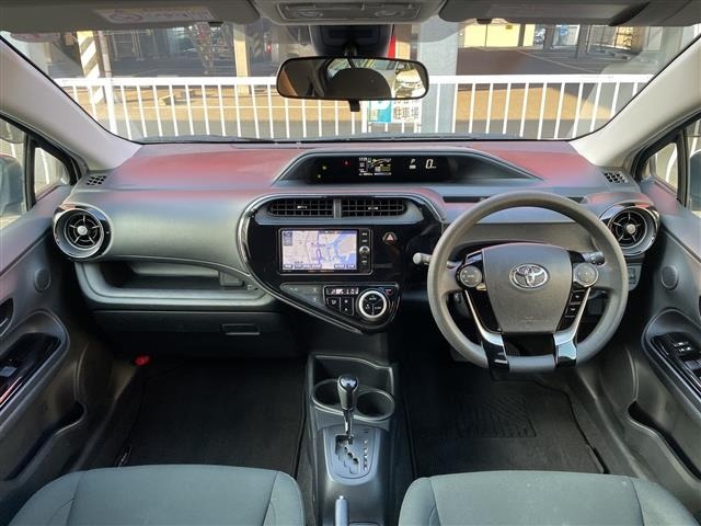Toyota AQUA 2018 7771992-14
