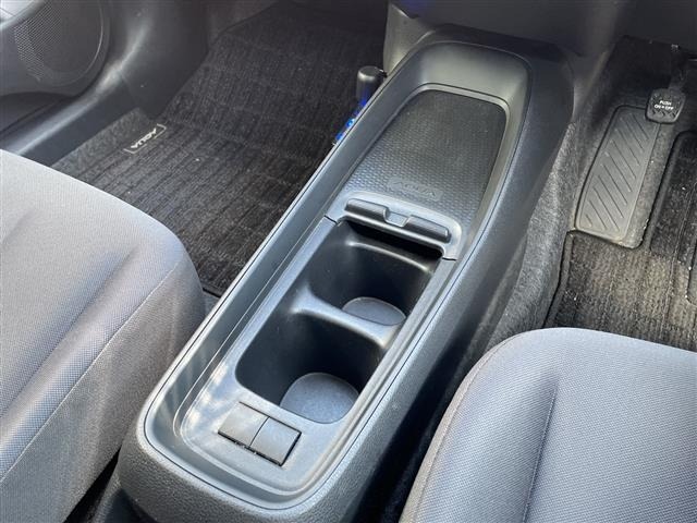 Toyota AQUA 2022 7771994-4