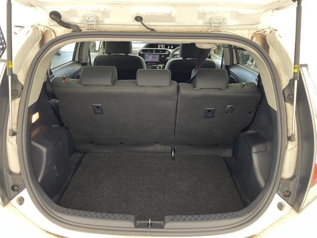 Toyota AQUA 2019 7772006-12