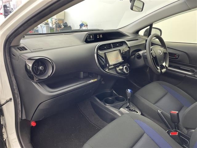 Toyota AQUA 2019 7772006-8