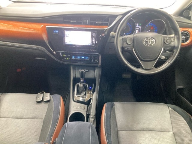 Toyota AURIS 2016 7749712-3