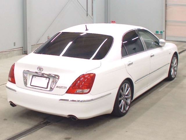 Toyota CROWN MAJESTA 2004 7745797-1
