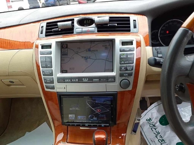 Toyota CROWN MAJESTA 2004 7745797-9