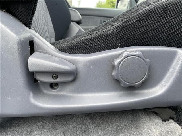 Toyota HILUX 2003 7749658-3