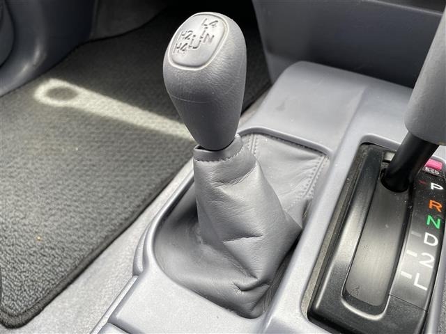 Toyota HILUX 2003 7749658-8