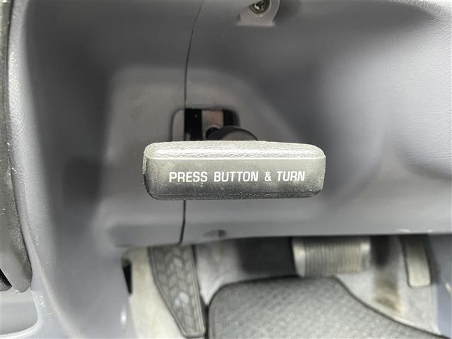 Toyota HILUX 2003 7749658-9