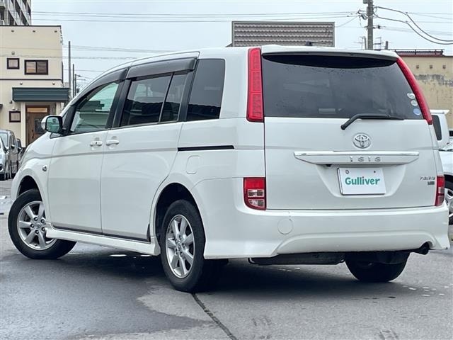 Toyota ISIS 2010 7749302-13
