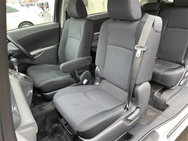 Toyota ISIS 2010 7749302-20