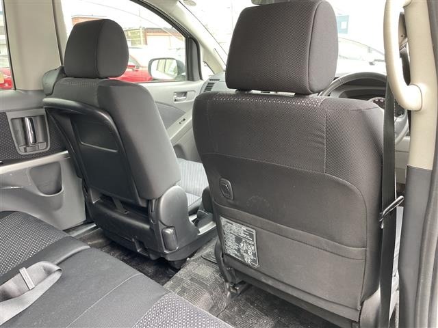Toyota ISIS 2010 7749302-4