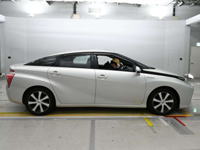 Toyota Mirai 2016 7746109-3