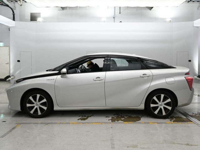 Toyota Mirai 2016 7746109-4