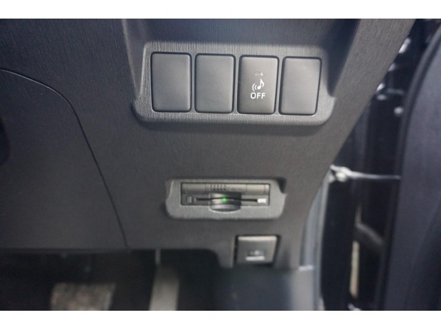 Toyota PRIUS 2014 7745305-10