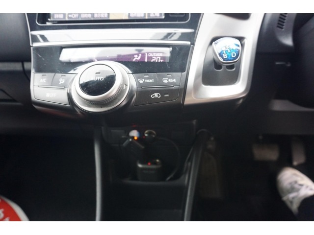 Toyota PRIUS 2014 7745305-22