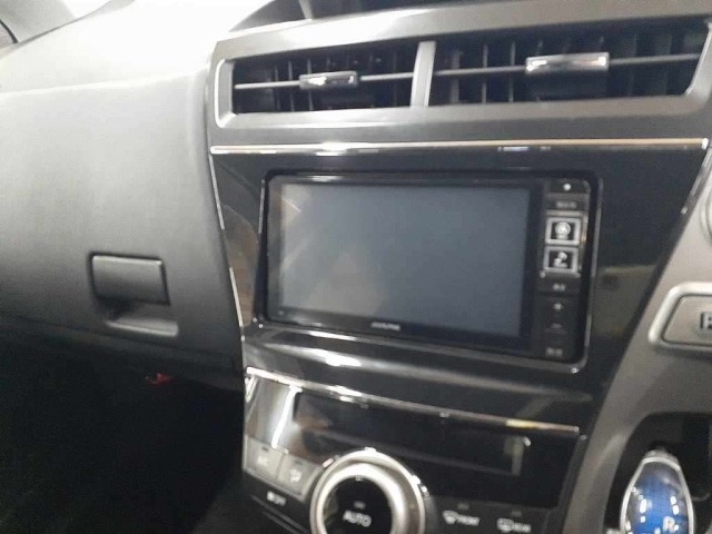 Toyota PRIUS 2015 7745318-12