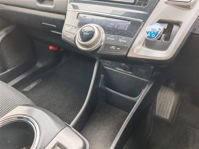 Toyota PRIUS 2015 7745375-2