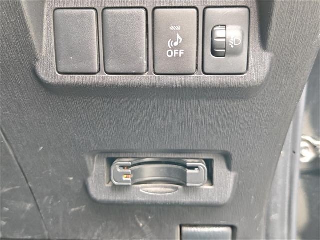 Toyota PRIUS 2015 7745375-6