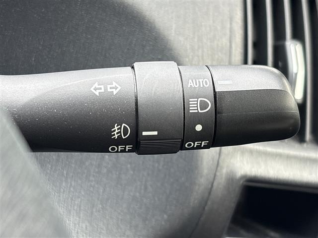 Toyota PRIUS 2018 7745455-12