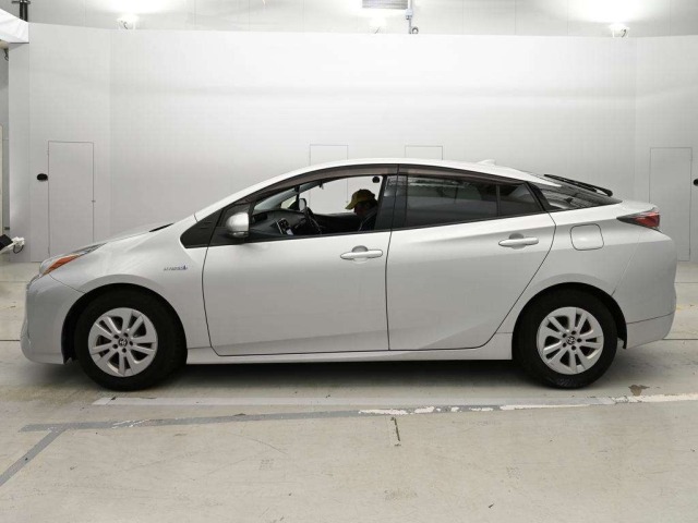 Toyota PRIUS 2019 7771320-4