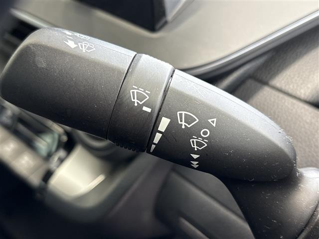 Toyota PRIUS 2024 7772311-9