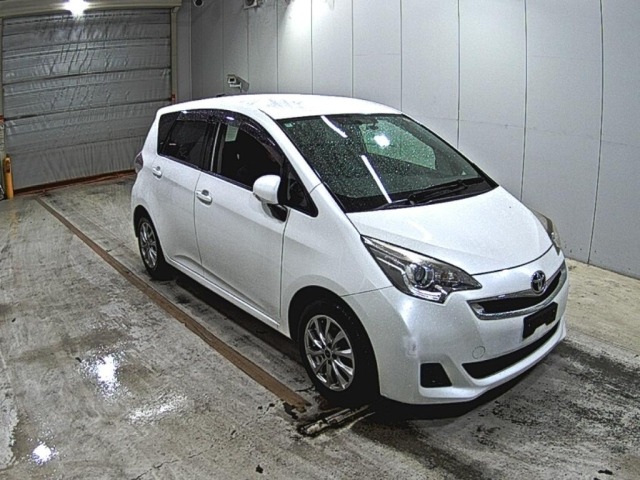 Toyota RACTIS 2014 7745738-0