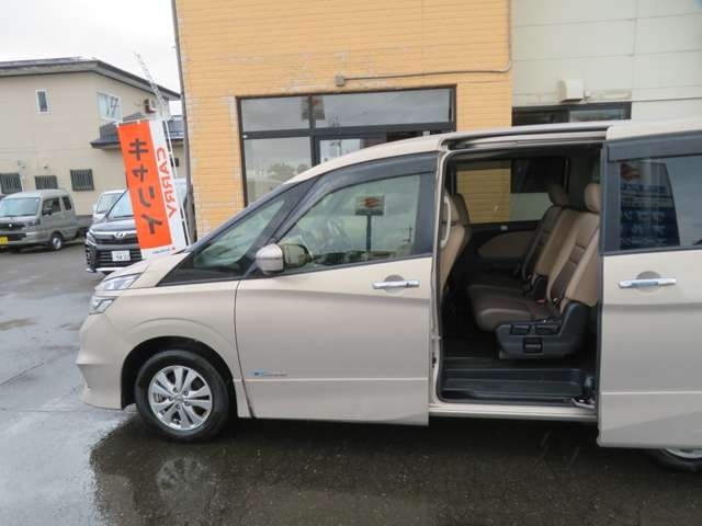 Nissan SERENA 2017 7773558-5