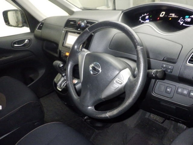 Nissan SERENA 2015 7773700-3