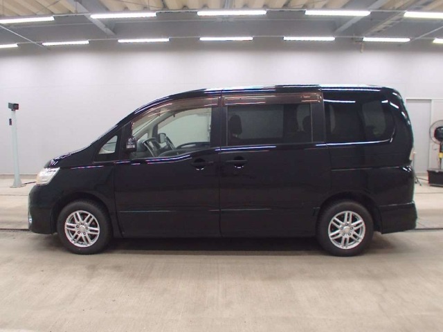 Nissan SERENA 2009 7773752-4