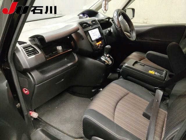 Nissan SERENA 2016 7773771-4