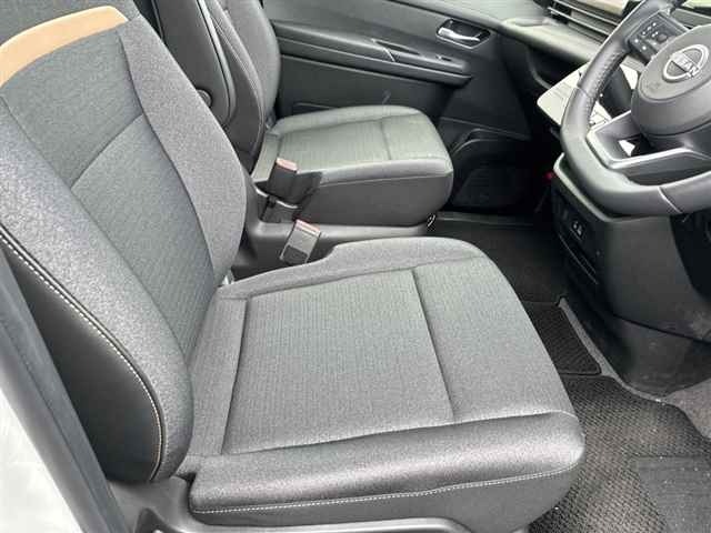 Nissan SERENA 2025 7773786-7