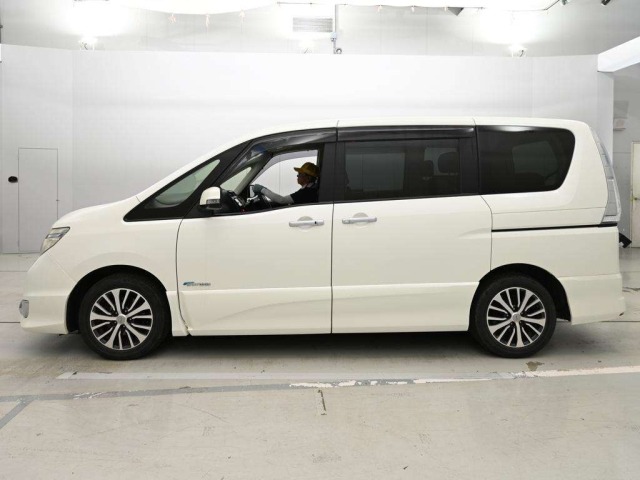 Nissan SERENA 2014 7773811-4