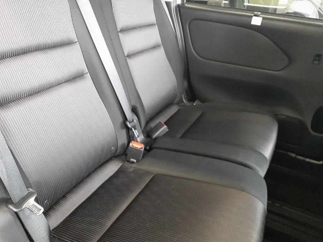 Nissan SERENA 2017 7773812-11