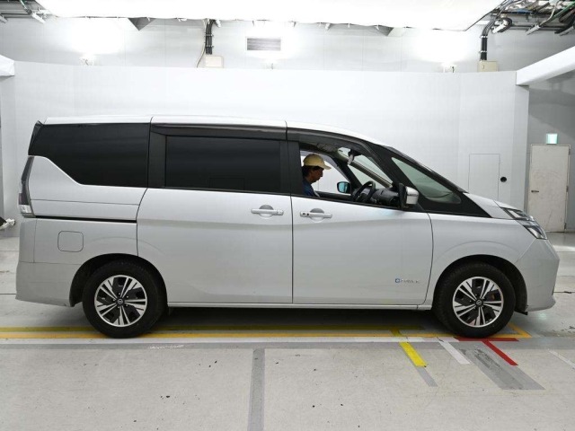 Nissan SERENA 2020 7773813-3
