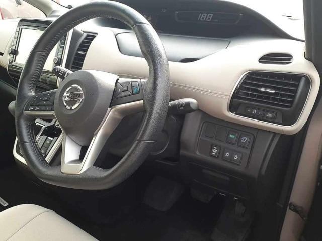 Nissan SERENA 2017 7773817-9