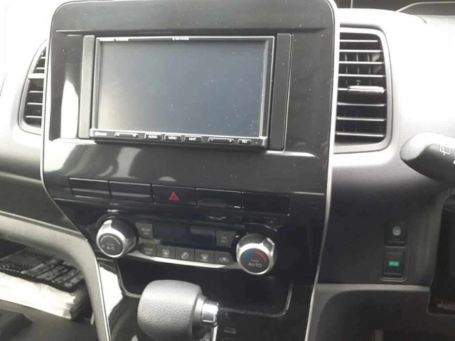 Nissan SERENA 2022 7773819-12