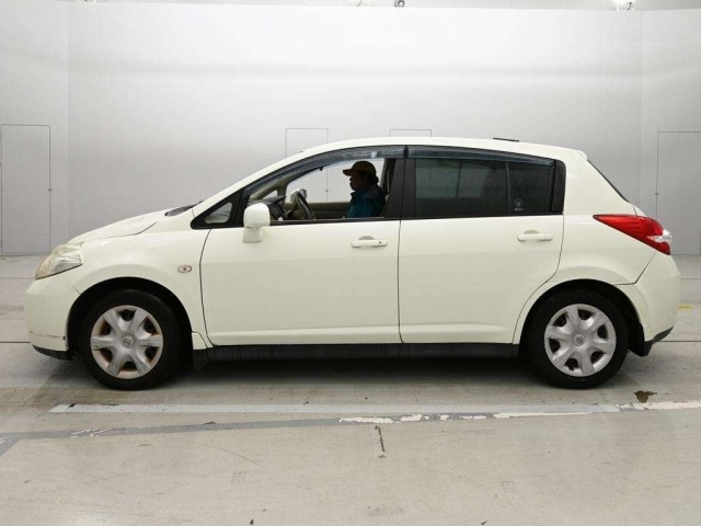 Nissan TIIDA 2009 7773333-4