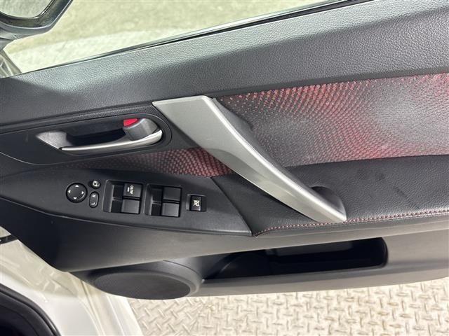 Mazda AXELA 2013 7776281-2