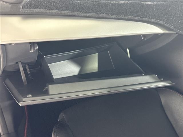 Mazda AXELA 2013 7776281-4