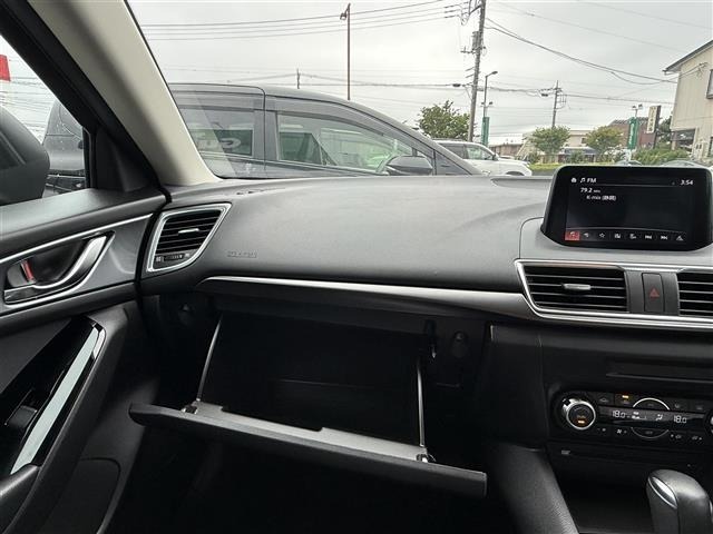 Mazda AXELA 2017 7776282-6