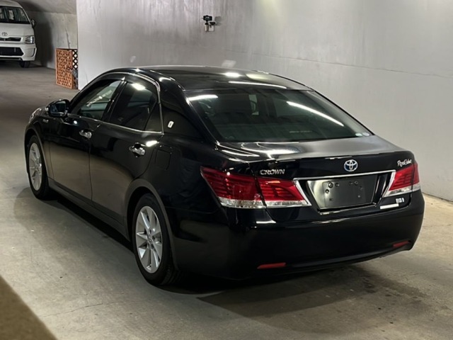 Toyota CROWN 2015 7825814-1