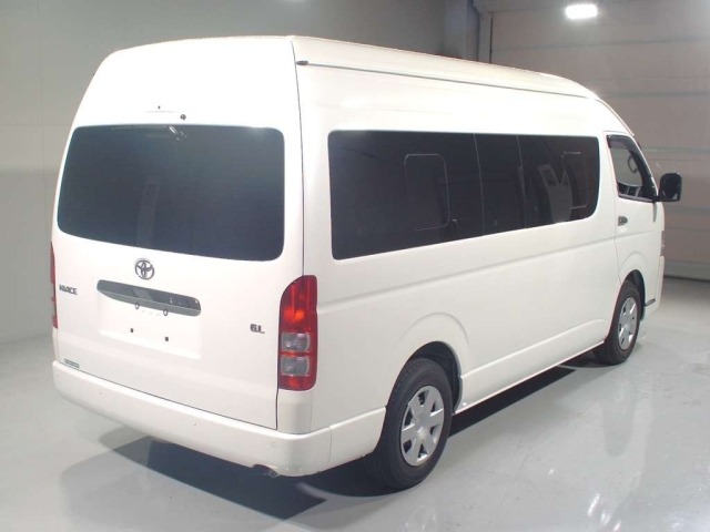 Toyota HIACE COMMUTER 2024 7777111-1