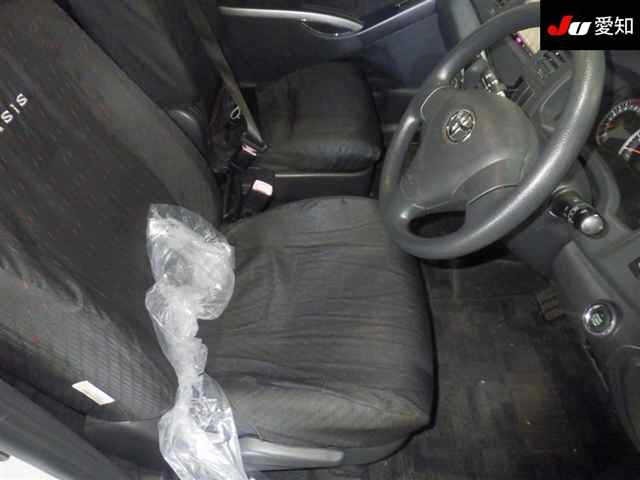 Toyota ISIS 2011 7825262-6