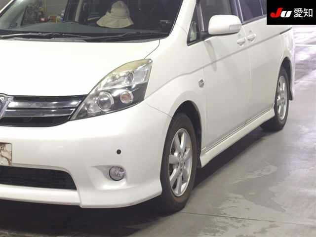 Toyota ISIS 2011 7825262-7