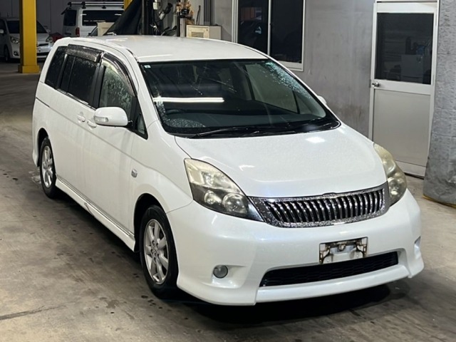 Toyota ISIS 2011 7825292-4