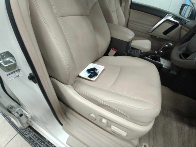 Toyota LAND CRUISER PRADO 2023 7777832-10