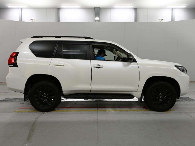 Toyota LAND CRUISER PRADO 2023 7777832-3