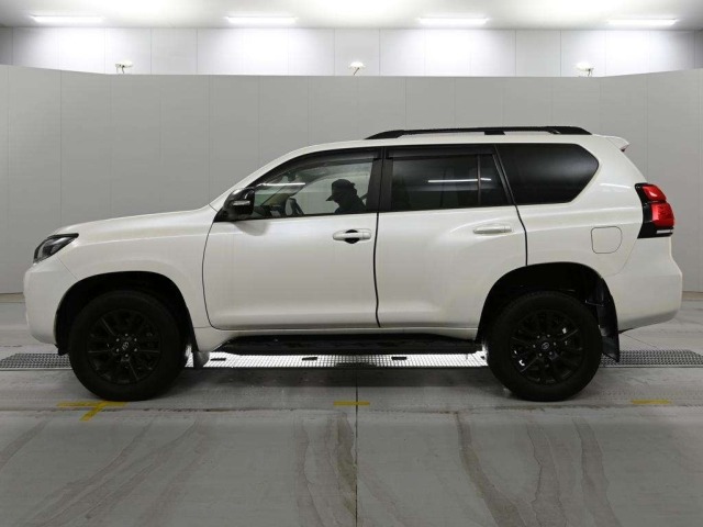 Toyota LAND CRUISER PRADO 2023 7777832-4