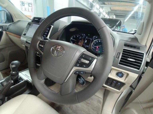 Toyota LAND CRUISER PRADO 2023 7777832-9