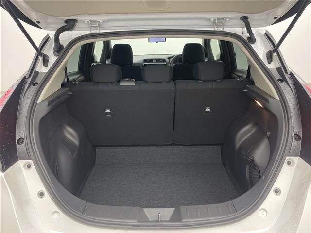 Nissan LEAF 2025 7774033-10