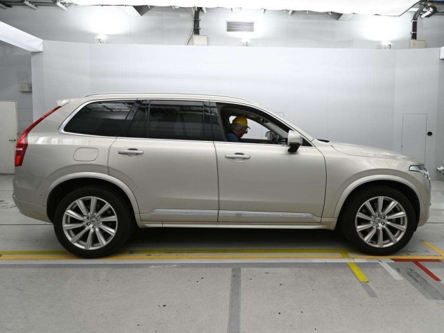Volvo XC90 2019 7823485-3