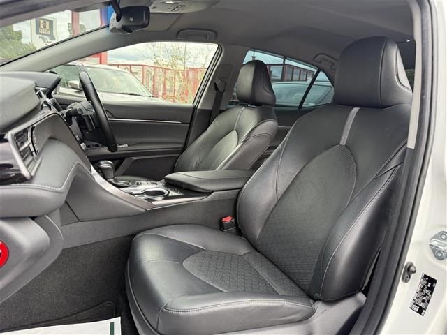 Toyota CAMRY 2019 7834384-1